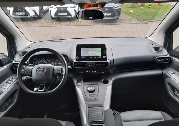Toyota Proace City Verso cena 89900 przebieg: 147200, rok produkcji 2020 z Chociwel małe 37